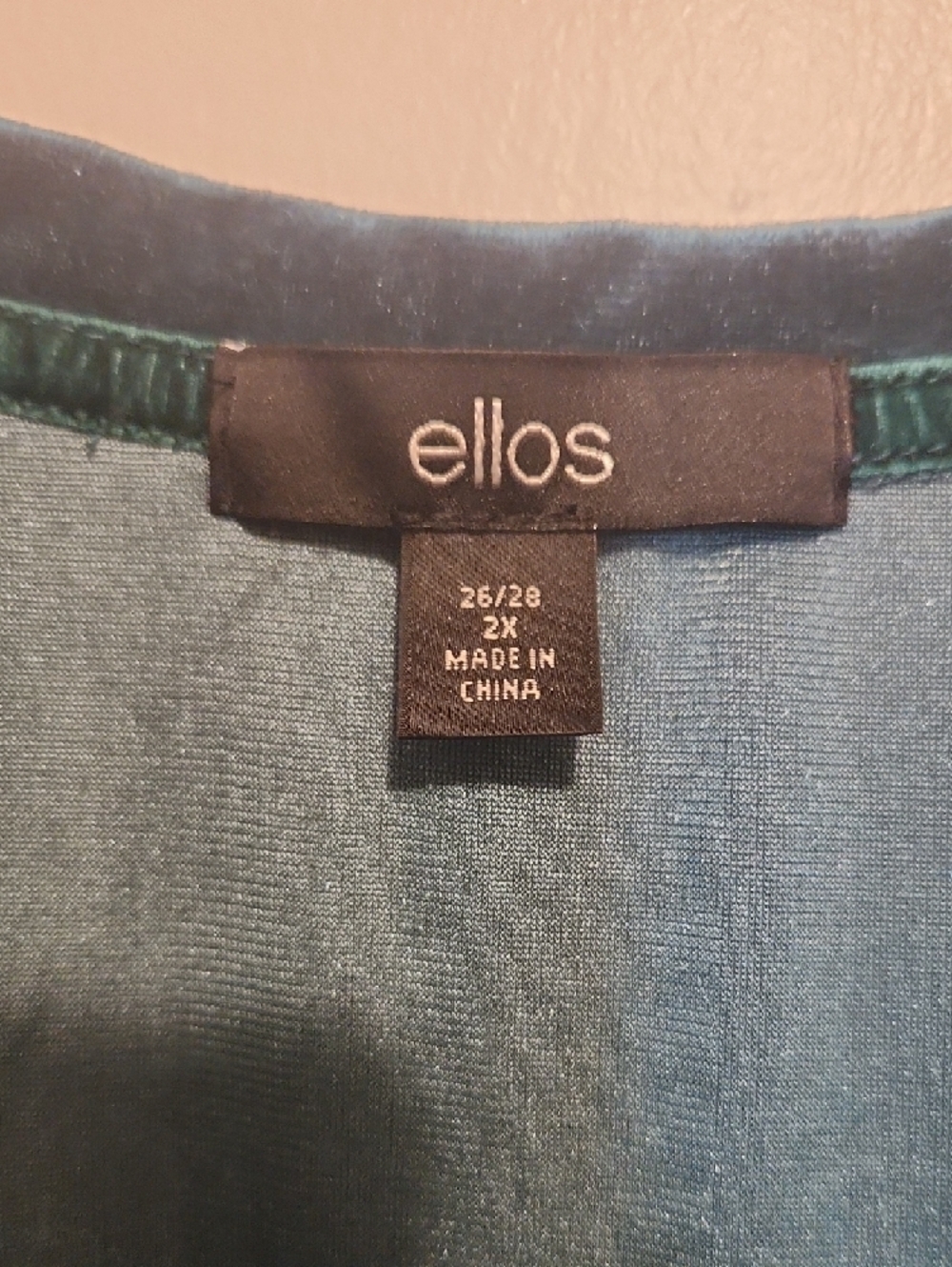 🔥ellos Emerald Crushed Velvet V-Neck Tunic - Picture 2 of 5